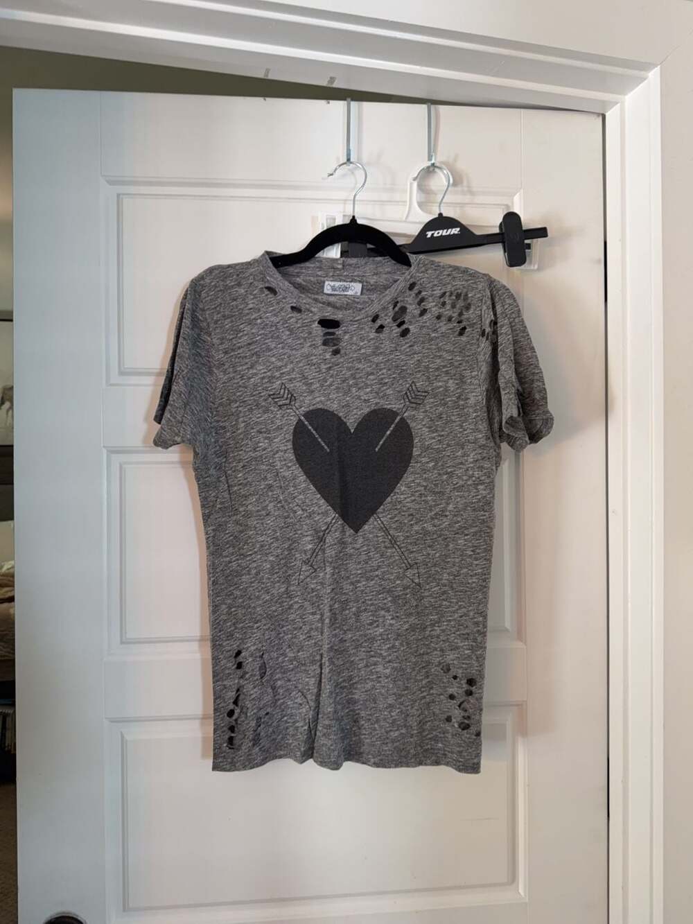 Lauren Moshi Beverly Hills Heart and Arrow Distressed T-Shirt Size S